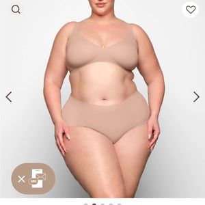 Skims naked boyshorts bundle